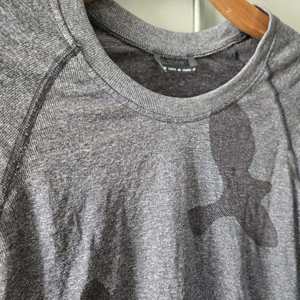 Oiselle Flyte Seamless Long Sleeve Gray Running Top Size Medium - Picture 11 of 12